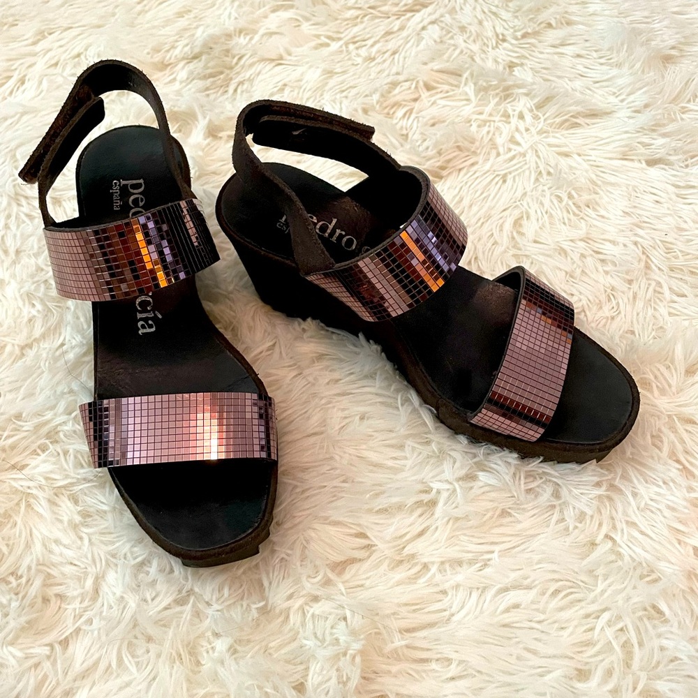 Gorgeous Pedro Garcia shiny platform sandals